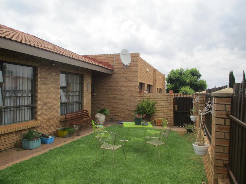 3 Bedroom Property for Sale in Langenhovenpark Free State